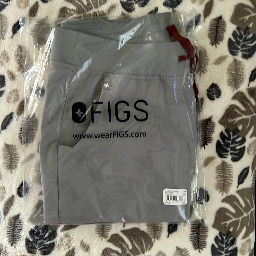 FIGS Cement Medium Zamora Jogger scrub pants NWT